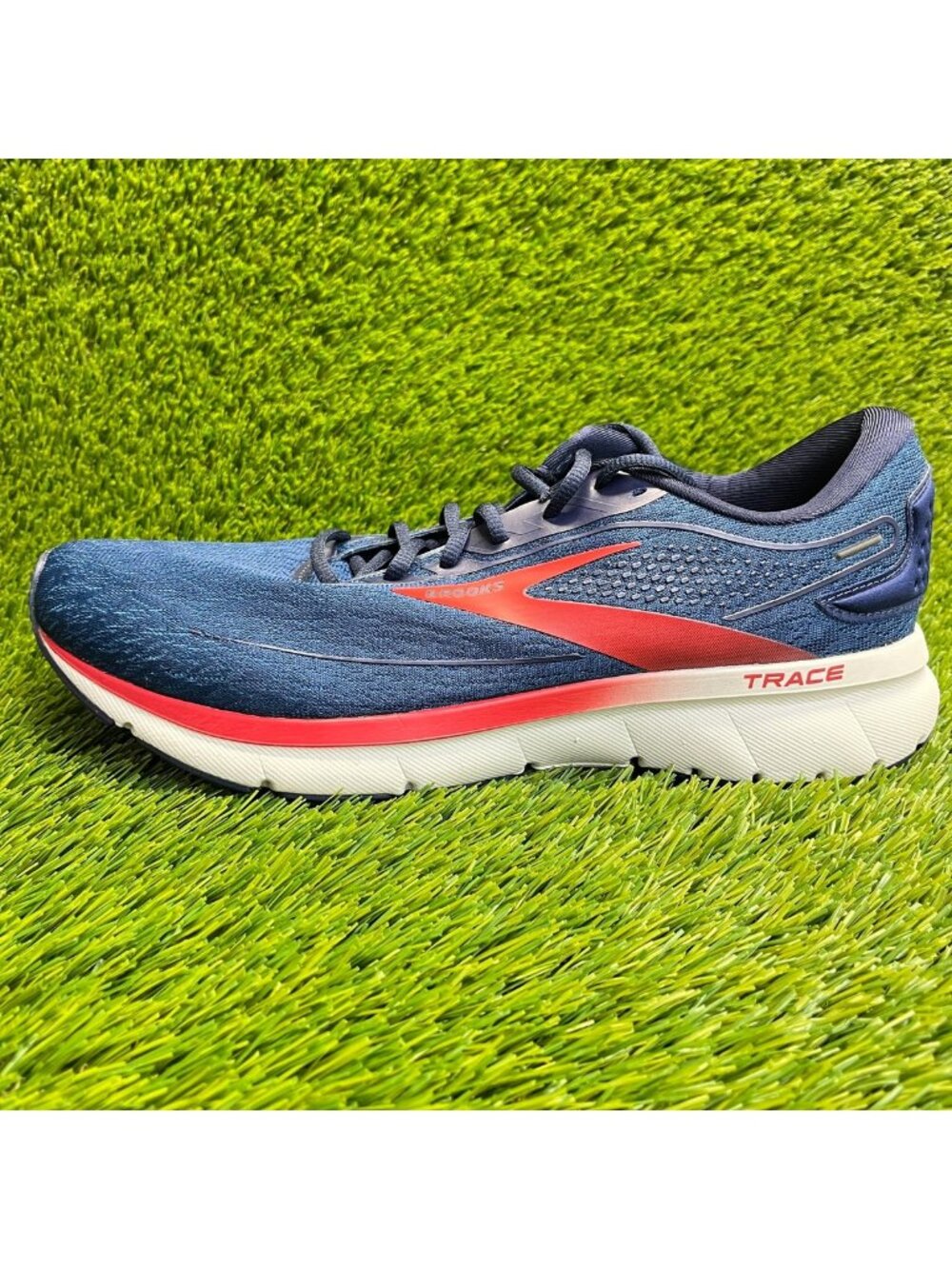 Brooks Trace 2 Mens Size 11.5 Blue Red White Athletic Running Shoes Sneakers - Picture 3 of 10